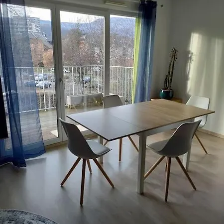 Appartement T3 Avec Terrasse Et Garage, Au Vert Et Proche De Tout